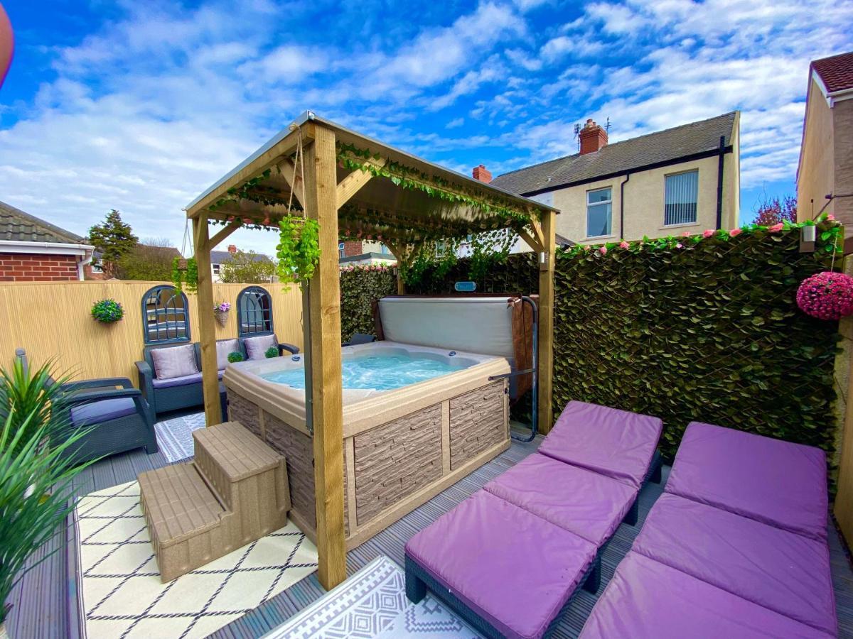New…the Hottub House Pleasure Hébergement de vacances *