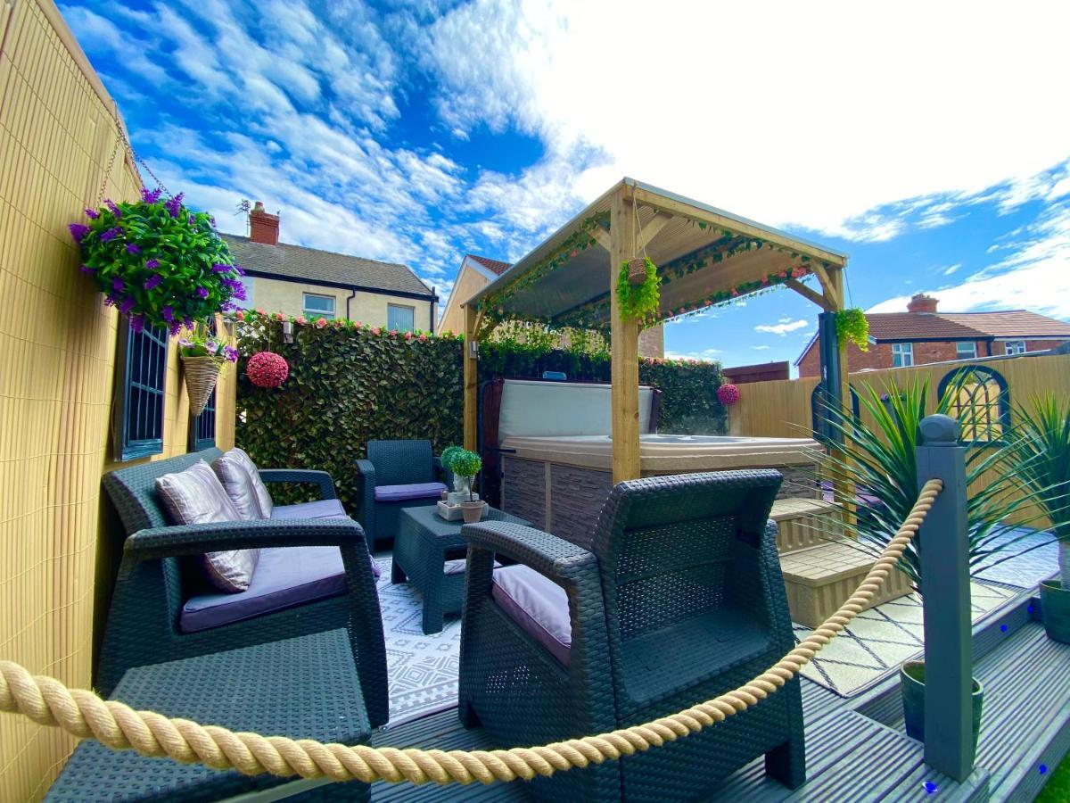 New…the Hottub House Pleasure Hébergement de vacances