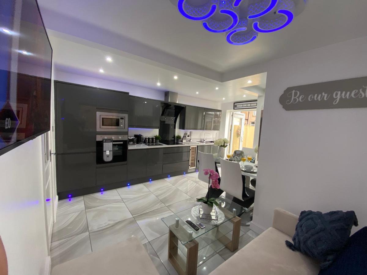 Hébergement de vacances New…the Hottub House Pleasure