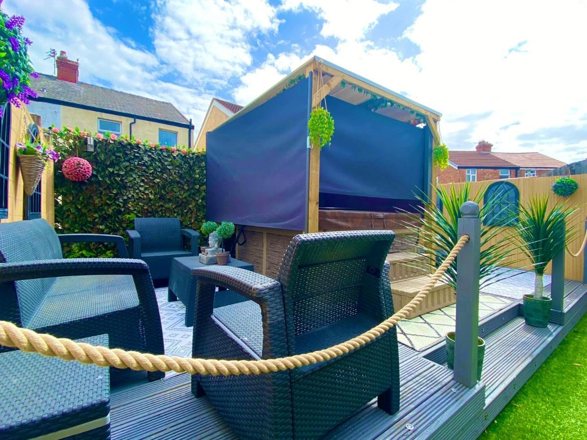 New…the Hottub House Pleasure Hébergement de vacances *